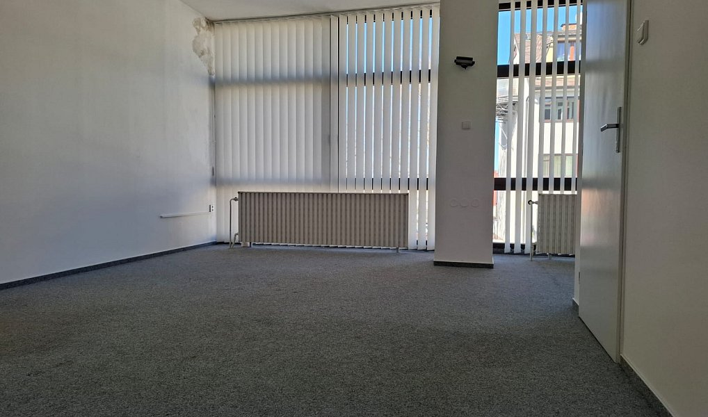 Pronájem kanceláře 34 m², Boskovice – náhled fotky 2