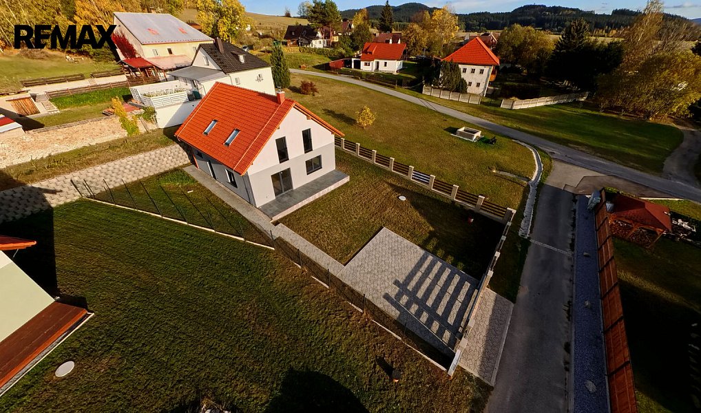 Prodej domu 152 m² s pozemkem 650 m², Horní Planá – náhled fotky 3