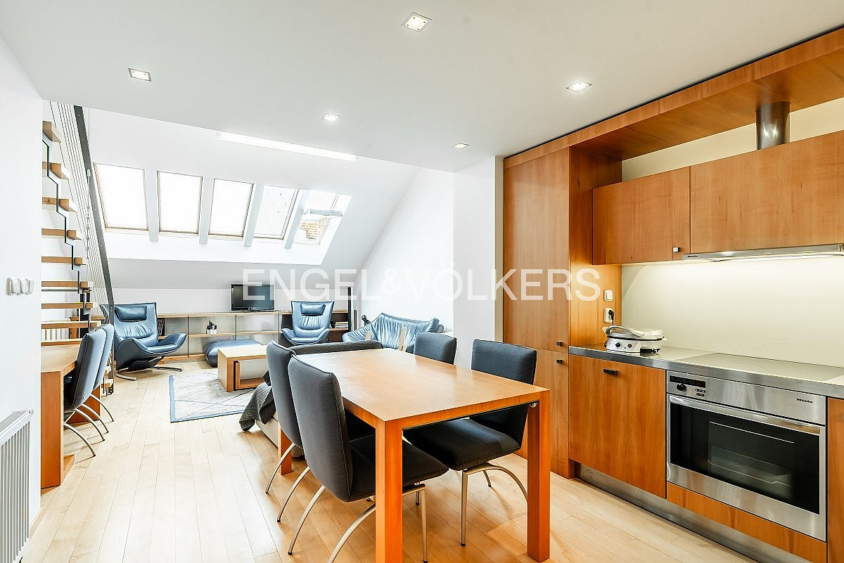 Pronájem bytu 4+kk 135 m² – fotografie 2