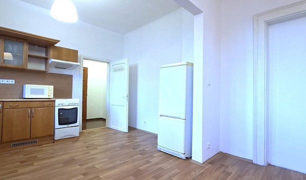 Pronájem bytu 2+kk 40 m², Benešov – náhled fotky 2