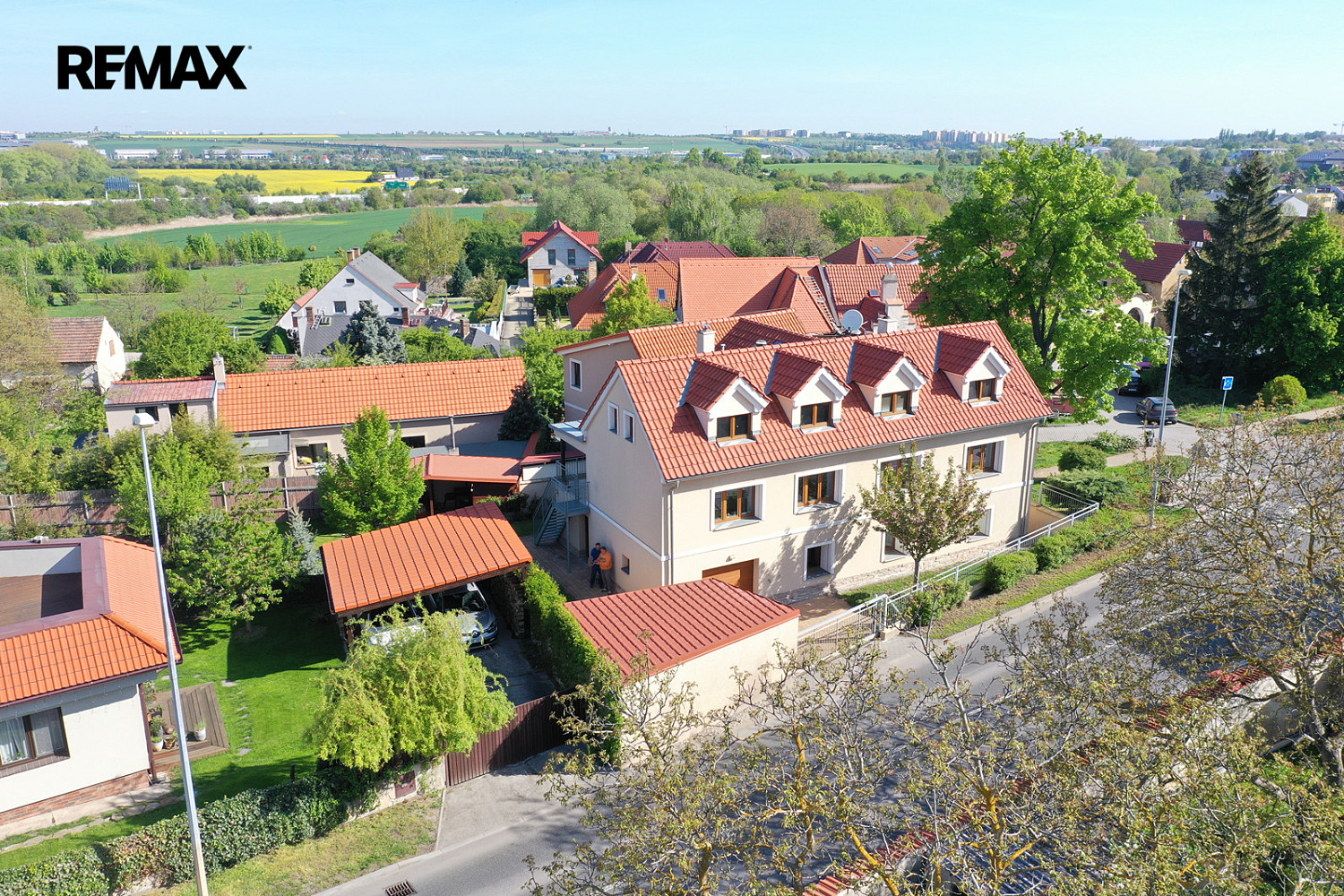 Prodej domu 253 m² s pozemkem 714 m² – pohled 3