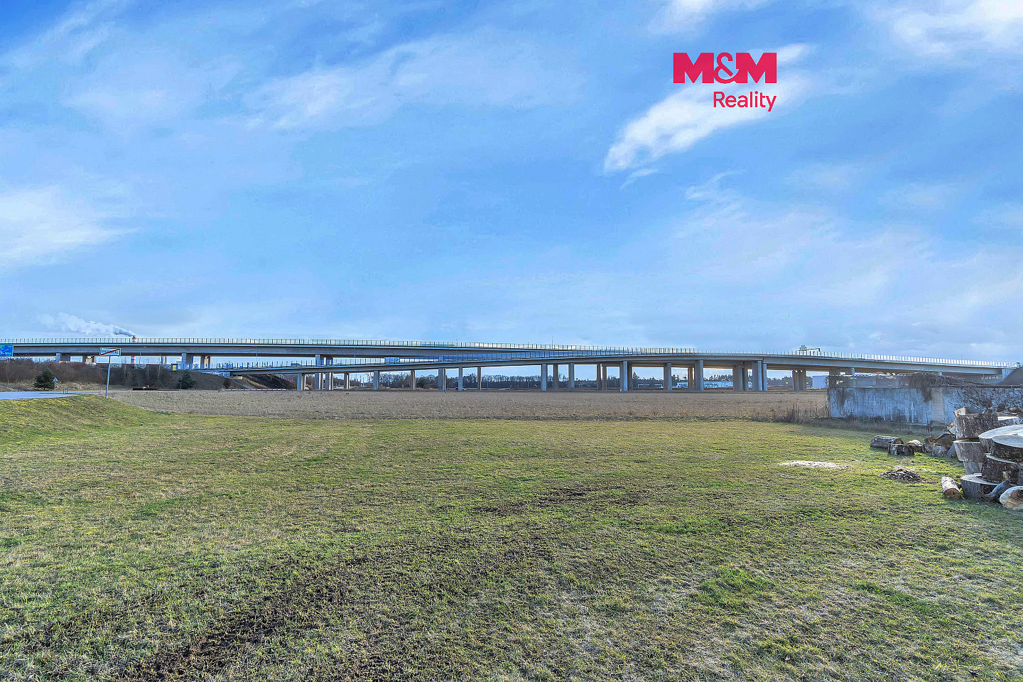 Prodej komerčního pozemku 8 400 m²