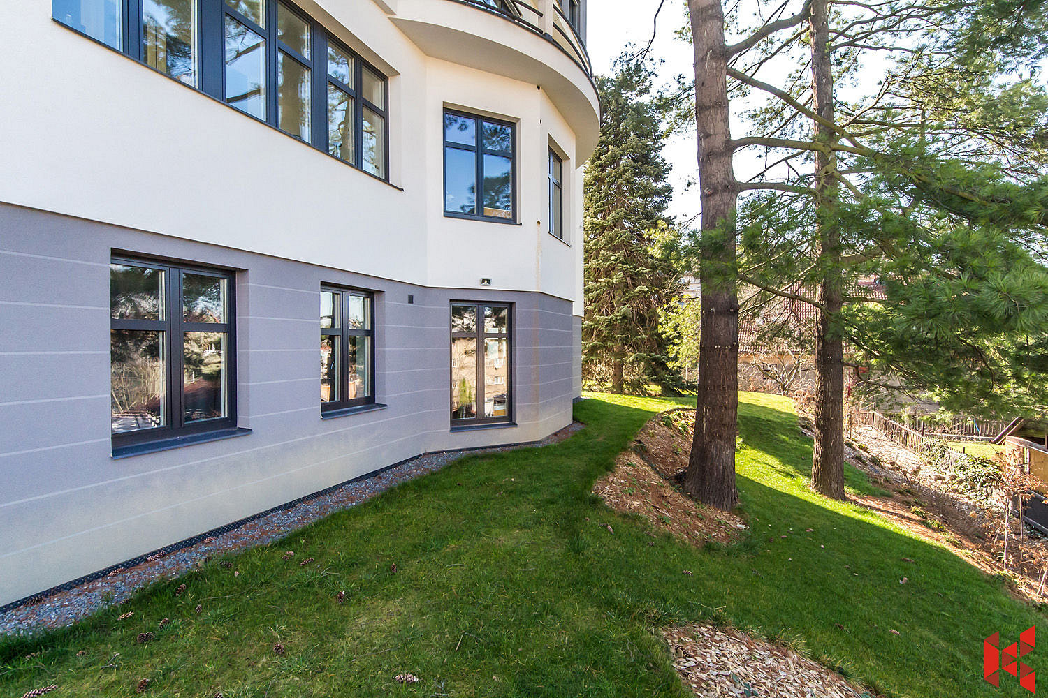 Pronájem bytu 2+kk 46 m² – fotografie 3