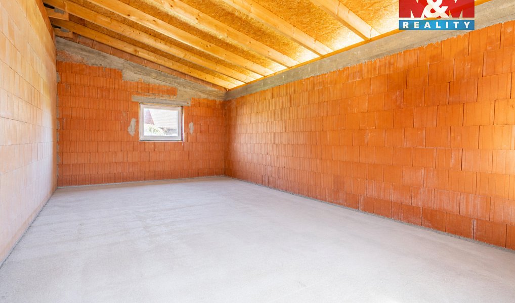 Prodej domu 168 m² s pozemkem 1 144 m², Domanín – náhled fotky 22