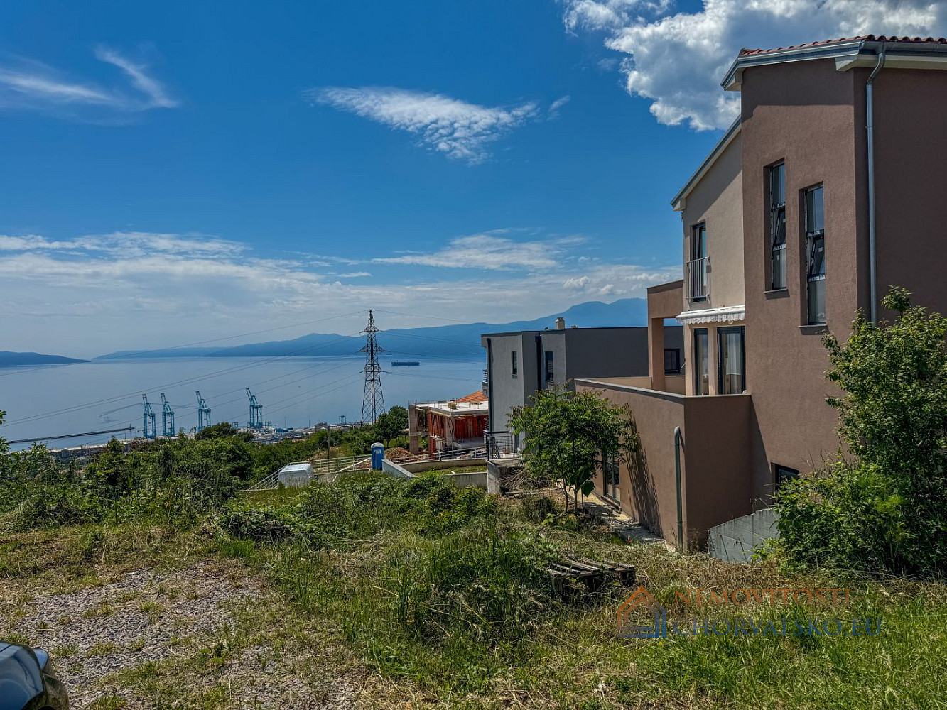 Prodej domu 199 m² s pozemkem 322 m² - Aanzicht 2