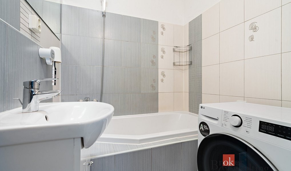 Prodej bytu 4+1 83 m², Plzeň – náhled fotky 8