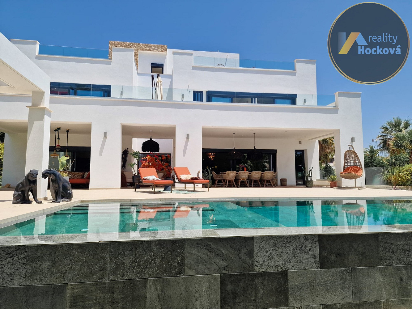 Prodej domu 552 m² s pozemkem 1 295 m²