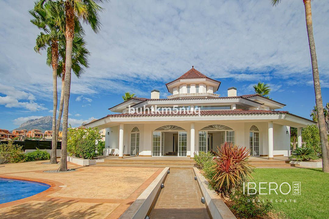 Prodej domu 810 m² s pozemkem 1 094 m²