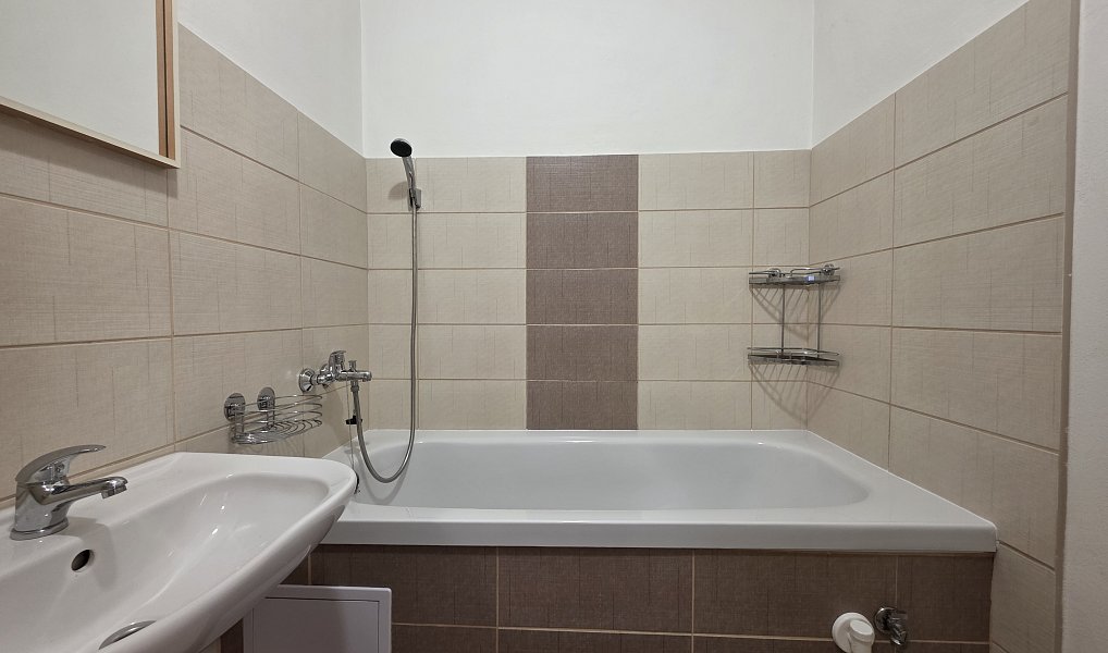 Pronájem bytu 2+1 56 m², Opava – náhled fotky 4