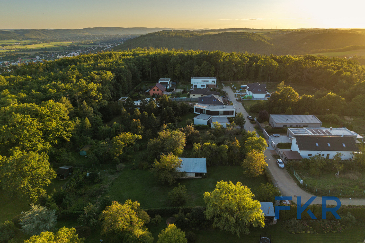 Prodej stavebního pozemku 886 m² – pohled 3