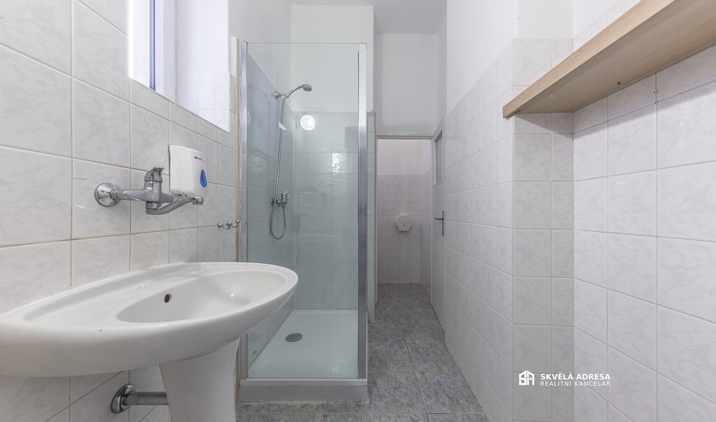 Prodej nájemního domu, činžáku 600 m², Vimperk – náhled fotky 11
