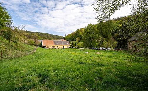 Prodej stavebního pozemku 1 644 m², Medonosy, okres Mělník