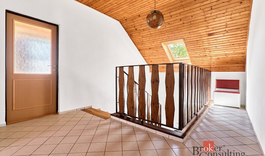 Prodej domu 335 m² s pozemkem 980 m², Skalná – náhled fotky 12