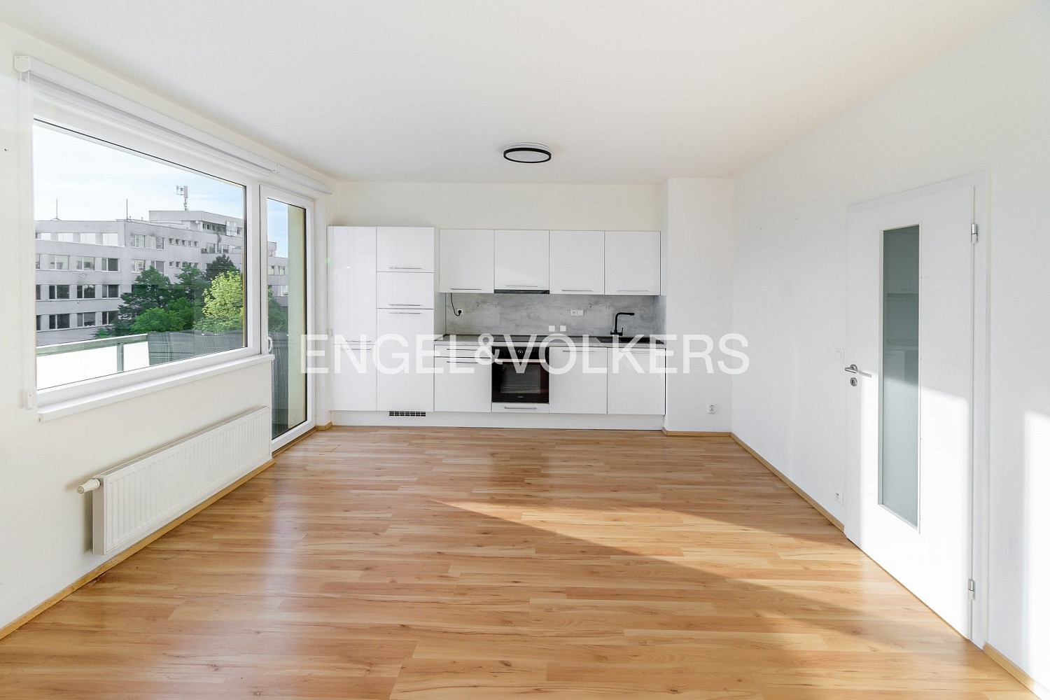 Pronájem bytu 2+kk 48 m² — photo 2