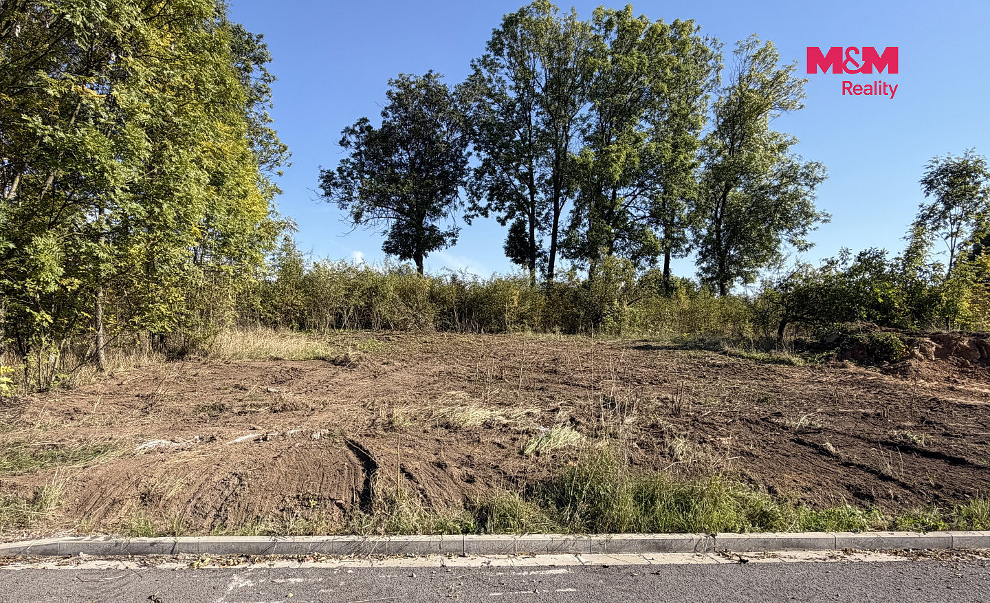 Prodej stavebního pozemku 931 m² – fotografie 2