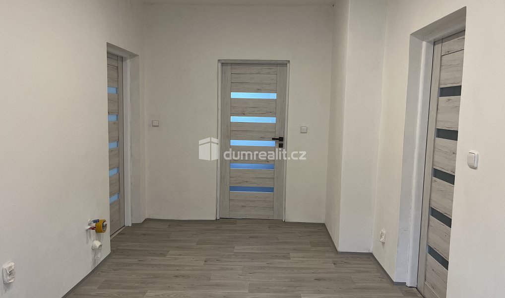 Prodej domu 204 m² s pozemkem 204 m², Modlany – náhled fotky 10