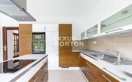 Pronájem domu 417 m² s pozemkem 1 263 m², Ke hrádku, Praha 4 - Kunratice