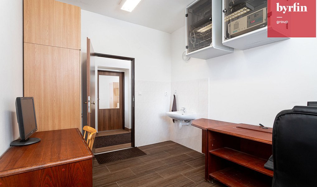Prodej výrobních prostor 12 420 m², Krnov – náhled fotky 23