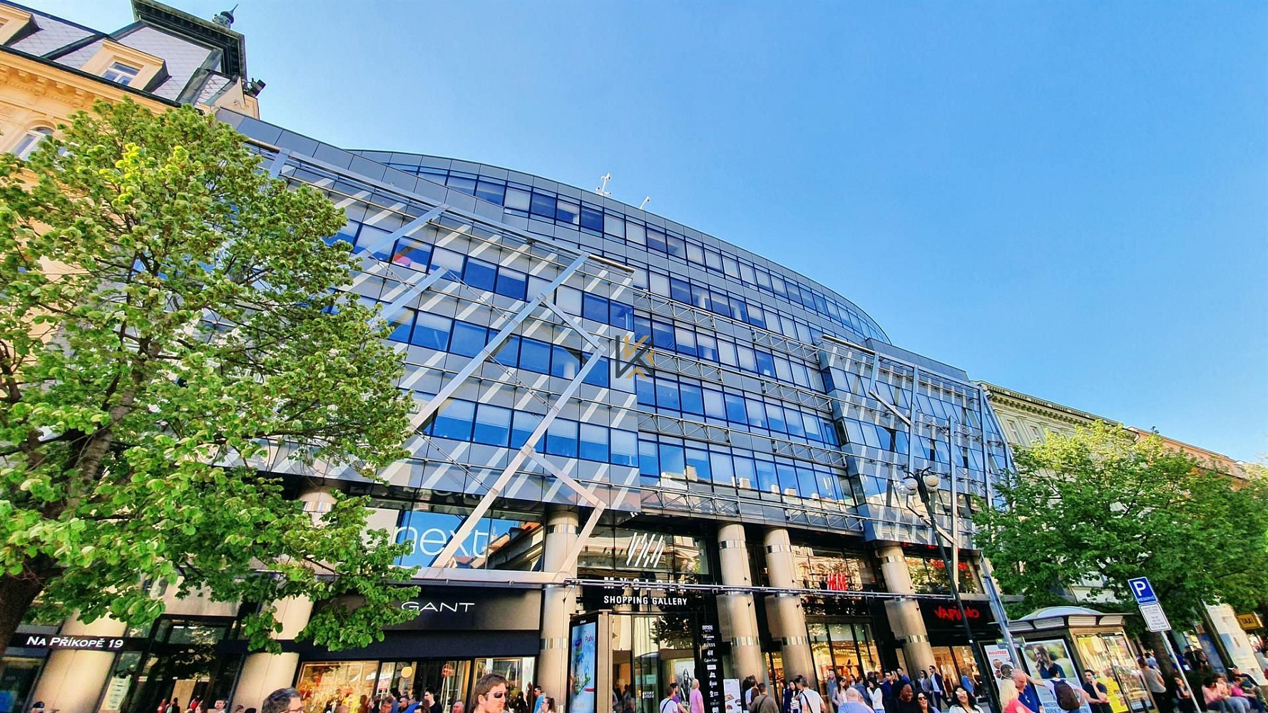 Pronájem kanceláře 381 m²