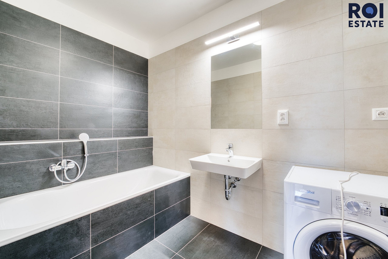 Pronájem bytu 3+kk 60 m² — photo 2