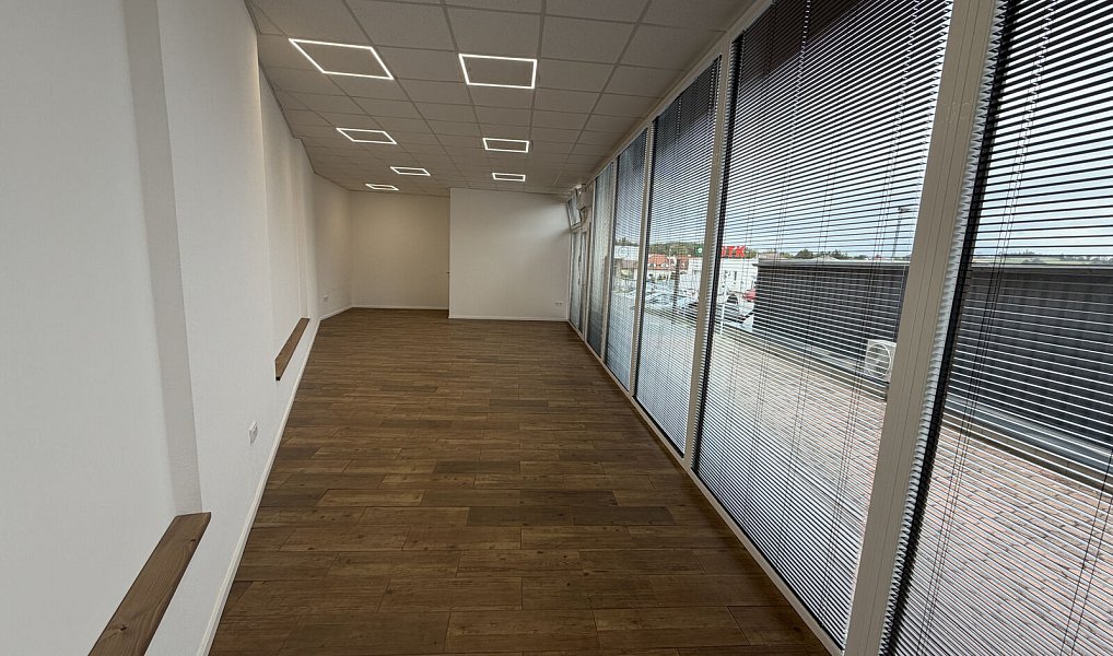 Pronájem obchodních prostor 52 m², Pelhřimov – náhled fotky 3