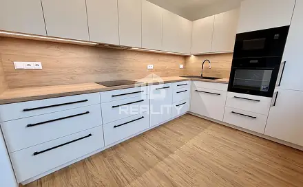 Pronájem bytu 2+kk 57 m², náměstí Republiky, Uherské Hradiště