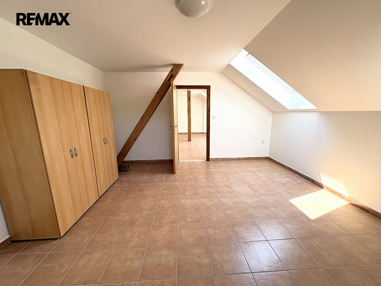 Pronájem bytu 3+kk 91 m² — photo 3
