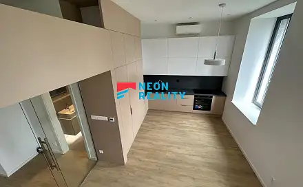 Pronájem bytu 1+kk 29 m², Křižíkova, Ostrava - Moravská Ostrava