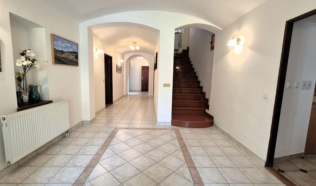 Prodej vily 500 m² s pozemkem 372 118 m², Bělčice – náhled fotky 11