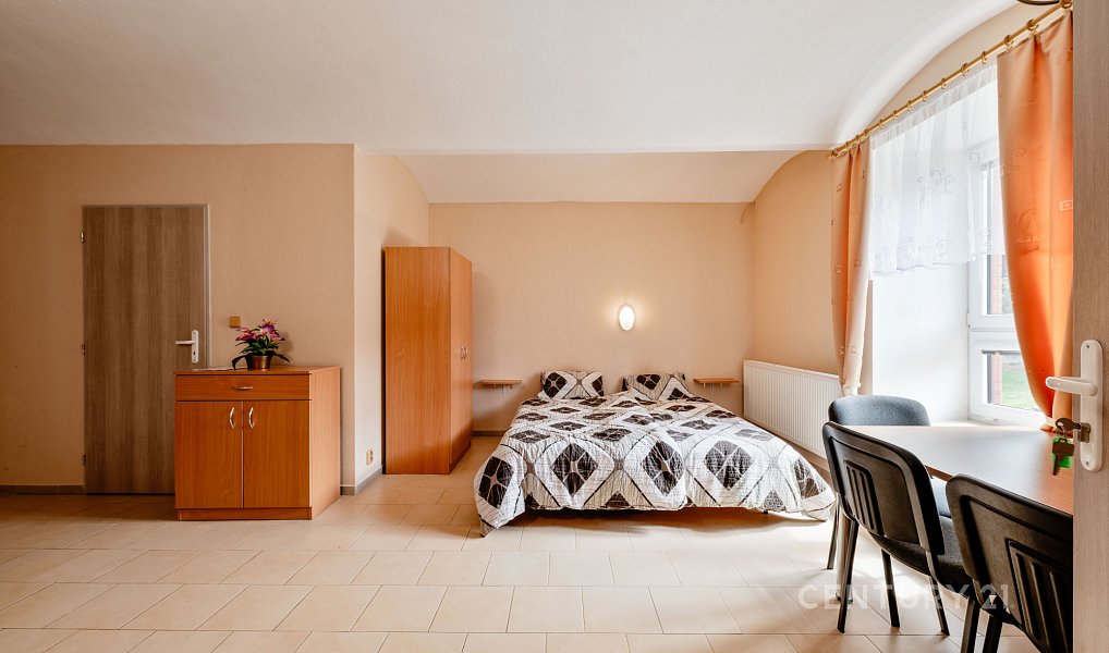 Prodej ubytovacího objektu 1 320 m², Jistebnice – náhled fotky 17