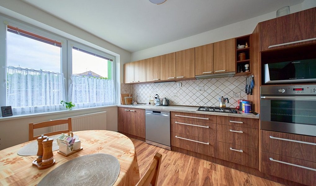 Prodej bytu 3+1 96 m², Okrouhlá – náhled fotky 4