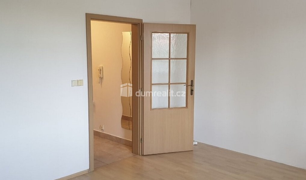 Pronájem bytu 1+kk 27 m², Praha – fotka 1 z 6