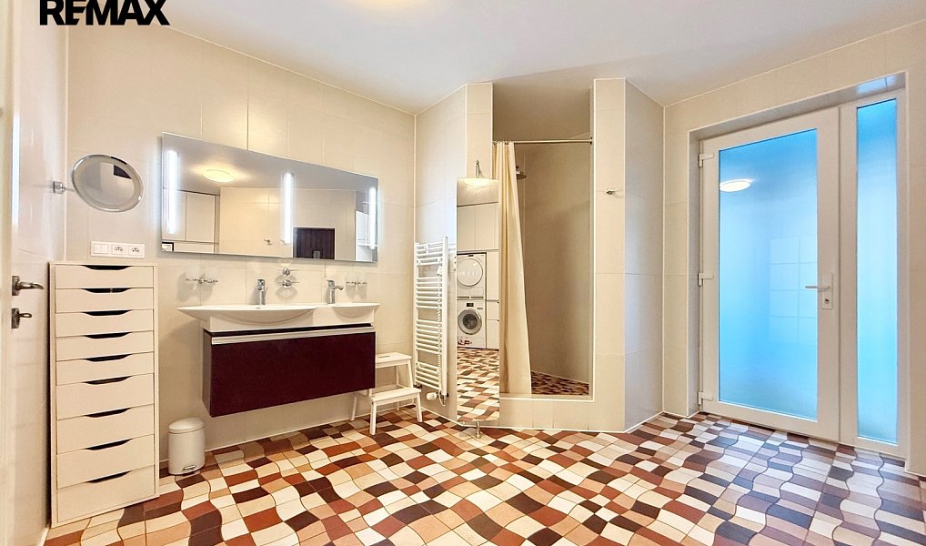 Prodej domu 650 m² s pozemkem 2 968 m², Svinaře – náhled fotky 33