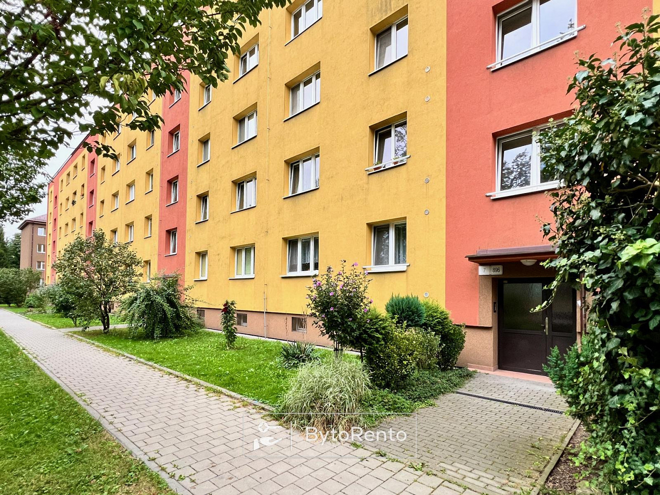 Pronájem bytu 2+1 56 m² – fotografie 3