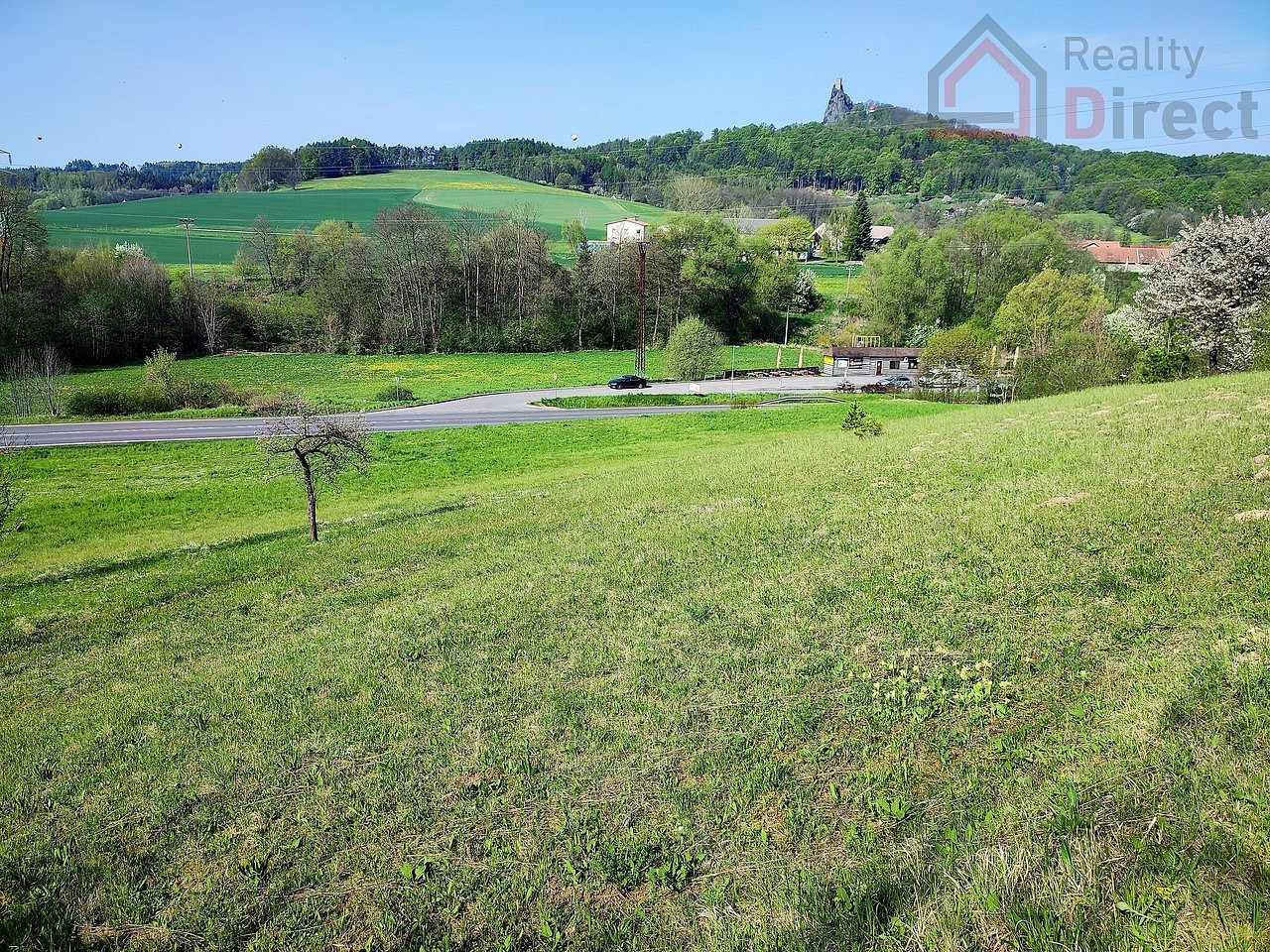 Prodej stavebního pozemku 3 070 m² – pohled 3