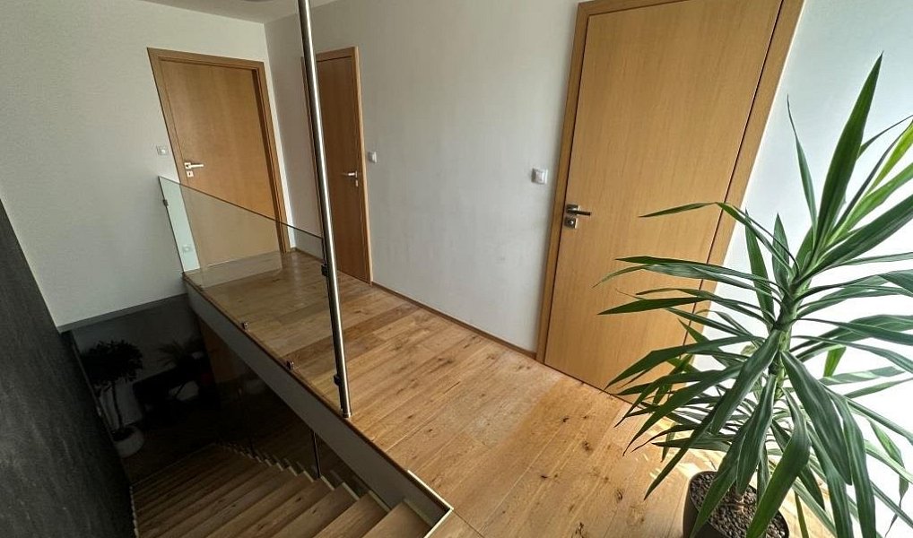 Prodej domu 216 m² s pozemkem 479 m², Praha – náhled fotky 19