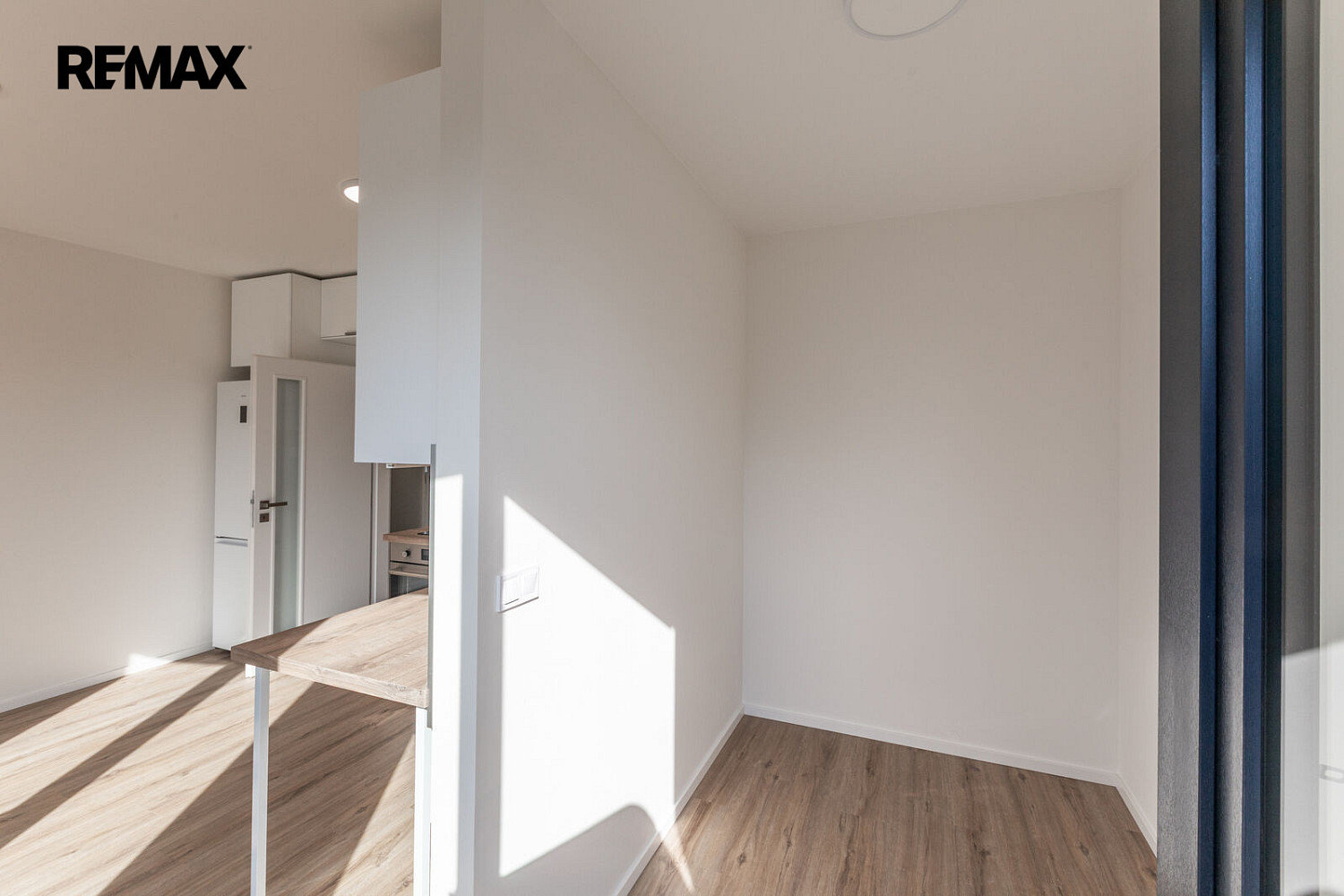 Pronájem bytu 1+kk 29 m² – fotografie 4