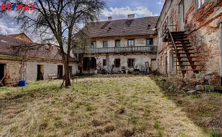 Prodej domu 1 200 m² s pozemkem 2 155 m², Josefa Uhra, Lomnice, okres Brno-venkov