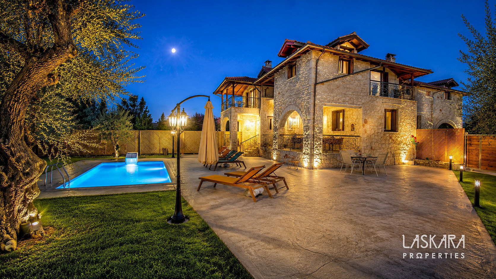 Prodej domu 262 m² s pozemkem 1 960 m²