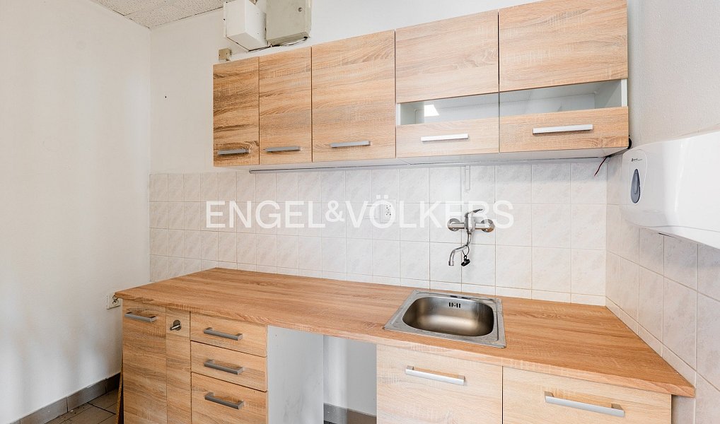 Pronájem kanceláře 849 m², Praha – náhled fotky 11