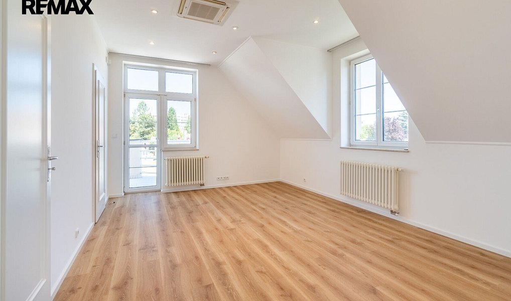 Prodej domu 507 m² s pozemkem 946 m², Praha – náhled fotky 28
