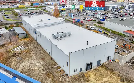 Pronájem výrobních prostor 2 200 m², Cheb