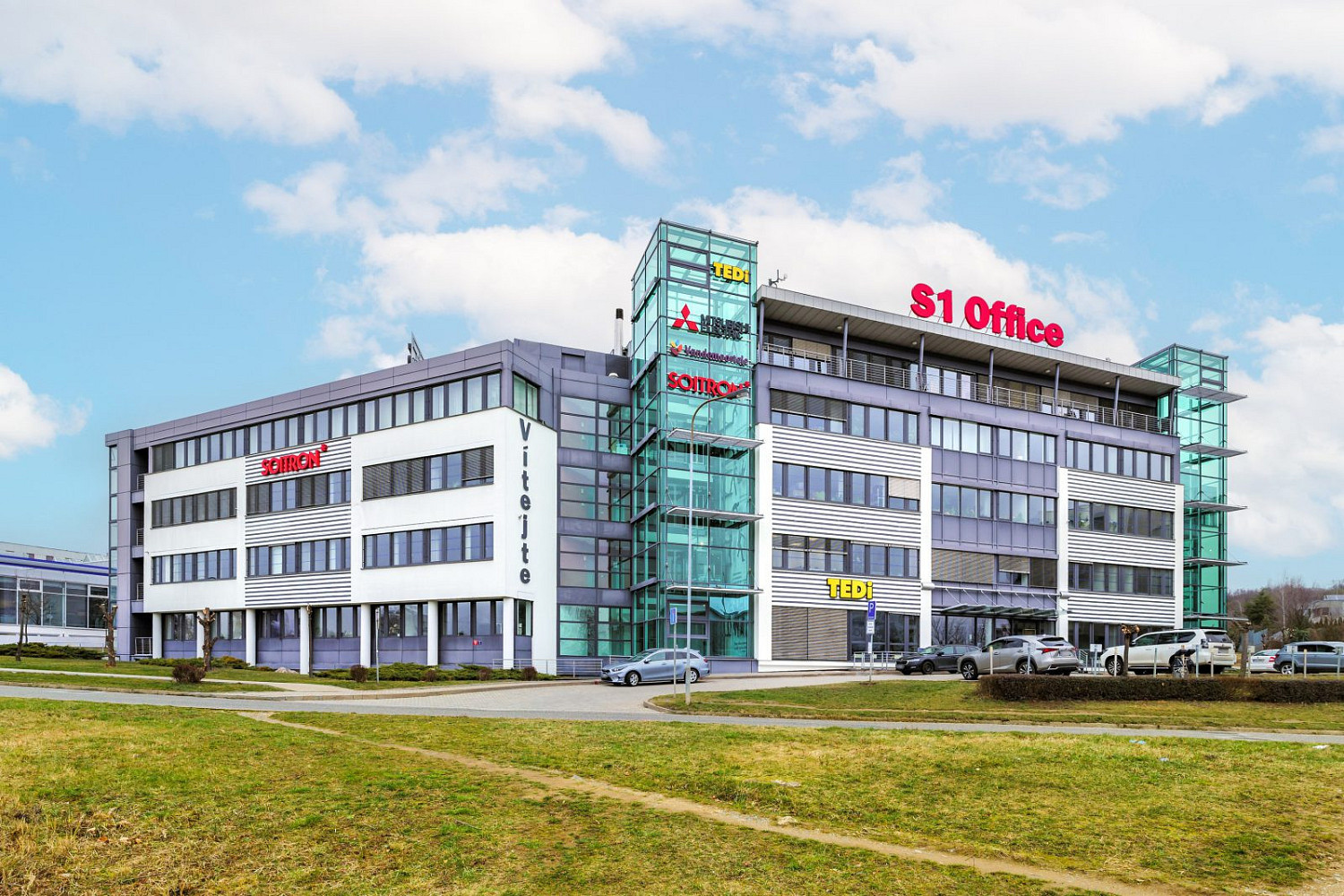 Pronájem kanceláře 445 m²