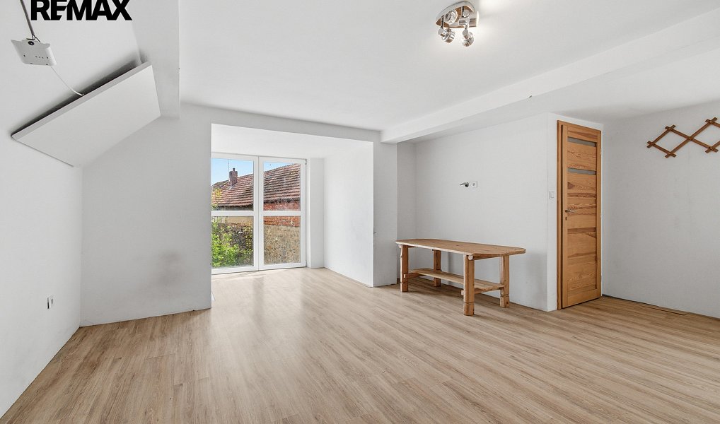 Prodej domu 207 m² s pozemkem 1 227 m², Lnáře – náhled fotky 26
