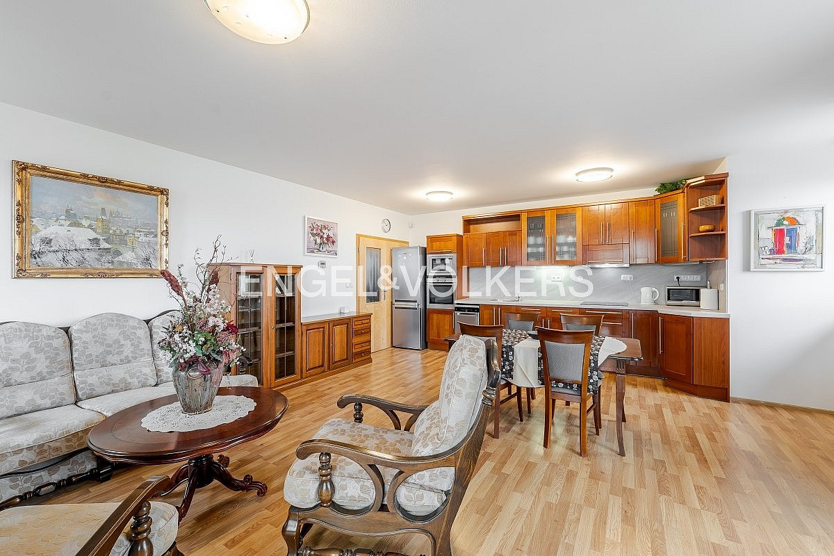 Pronájem bytu 3+kk 110 m² — photo 2