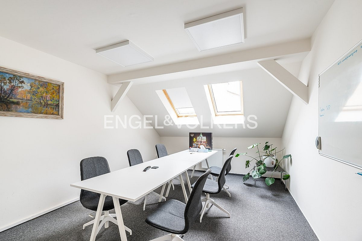 Pronájem kanceláře 102 m² – fotografie 2