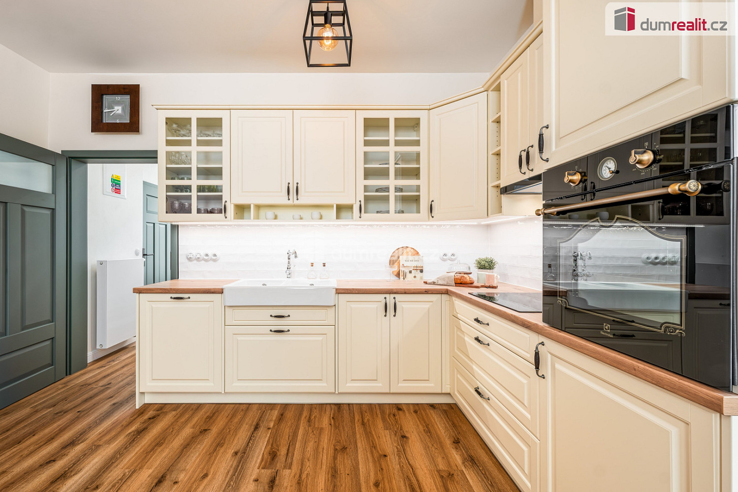 Prodej domu 140 m² s pozemkem 287 m² – fotografie 2