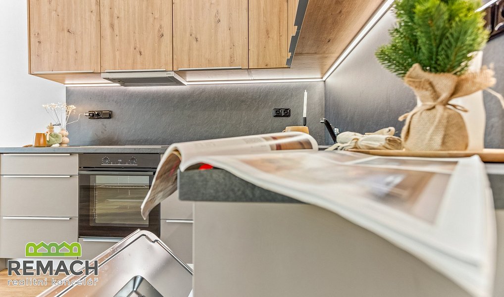 Pronájem bytu 1+kk 40 m², Náchod – náhled fotky 12