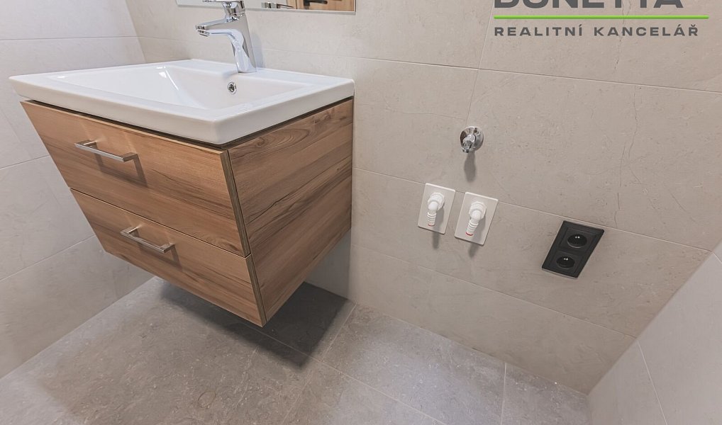 Pronájem bytu 2+kk 52 m², Hradec Králové – náhled fotky 15