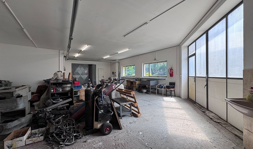 Prodej komerčního objektu (jiného typu) 1 147 m², Martinice – náhled fotky 3